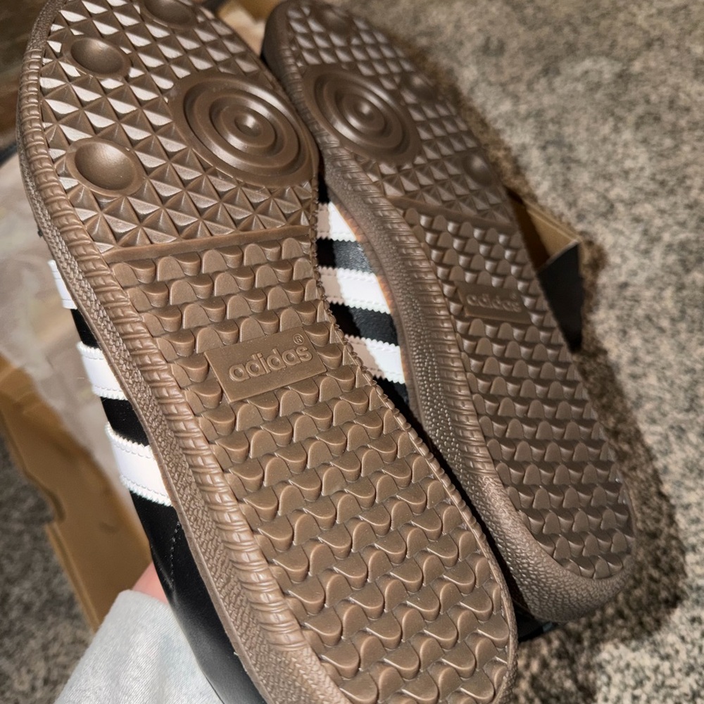 NEW NWB 9.5 adidas Samba Black and White Women's Sneakers shoes - Picture 4 of 9